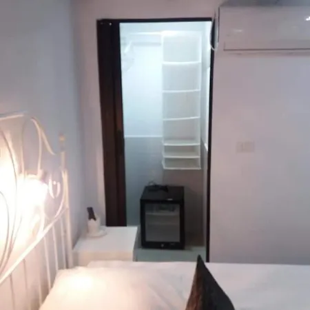 Casa Marstef ゲストハウス エフォリエ・スド