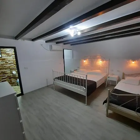 Vendégház Casa Marstef