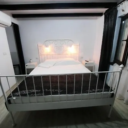 Vendégház Casa Marstef